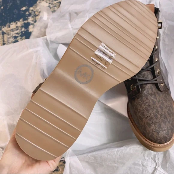 Michael Kors women booties - Picture 6 of 7